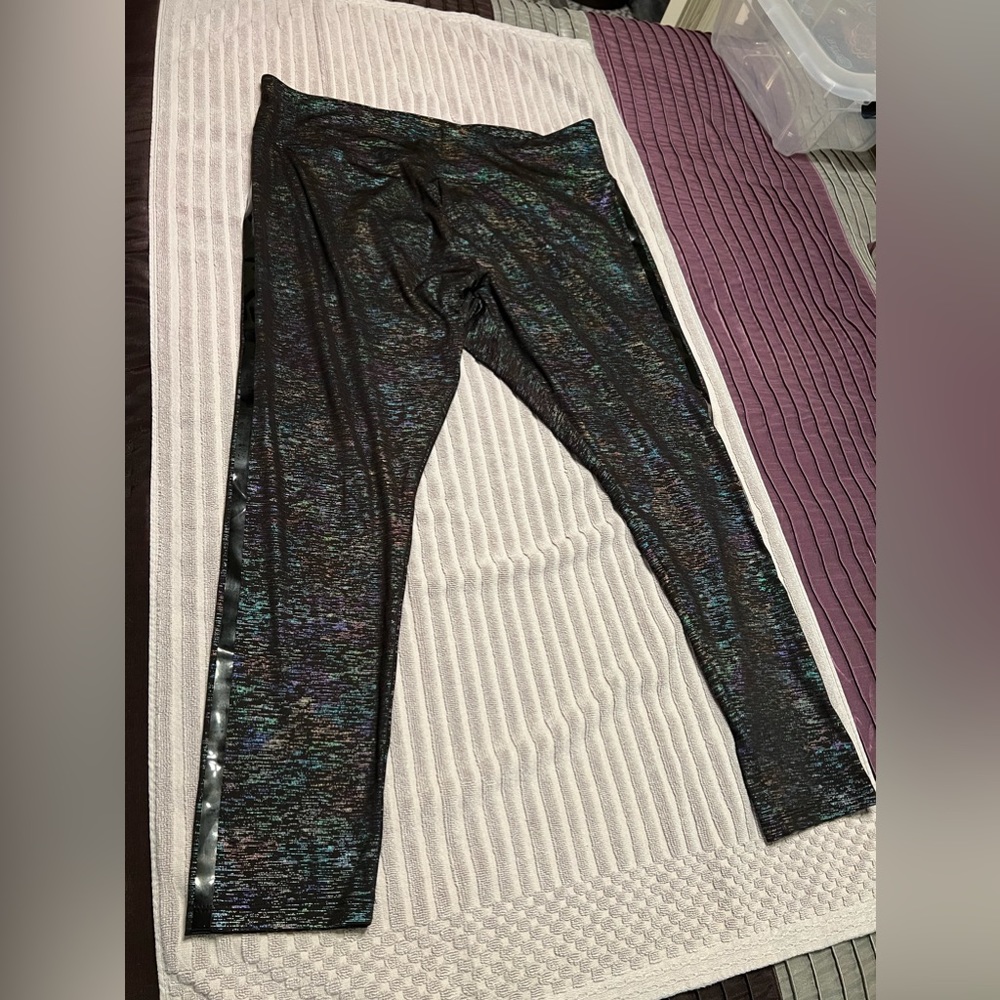 Spalding 3X iridescent workout pants women’s plus